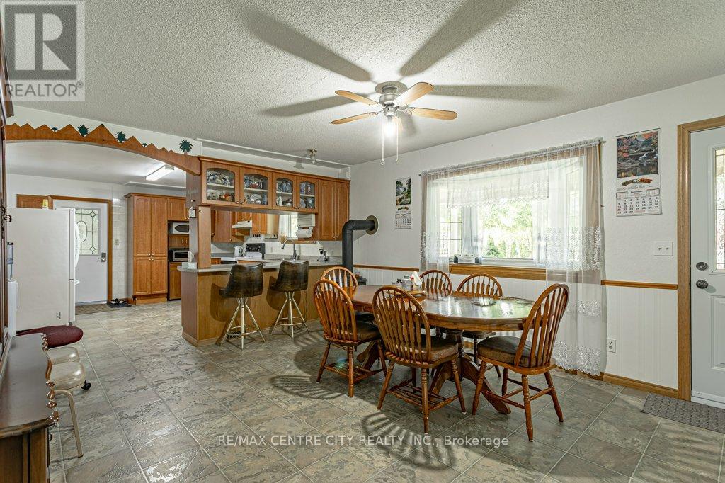 7248 Hacienda Road S, Malahide, Ontario  N5H 2R5 - Photo 10 - X12436682
