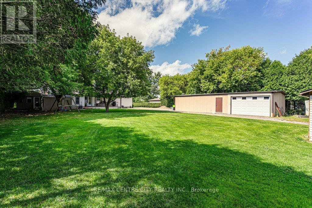 7248 Hacienda Road S, Malahide, Ontario  N5H 2R5 - Photo 4 - X12436682