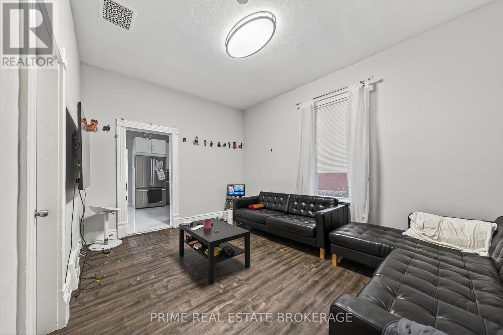 194 Cromwell Street, London East, Ontario  N6A 1Z5 - Photo 6 - X12436692