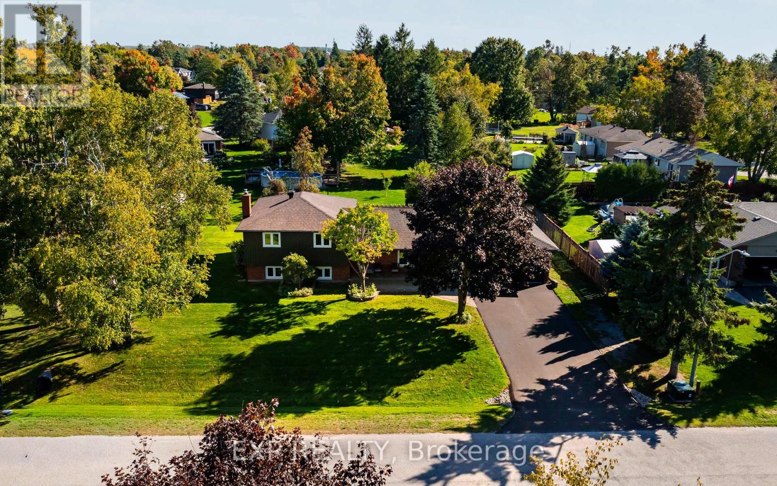 258 Nelson Crescent, Innisfil, Ontario  L9S 1E7 - Photo 2 - N12436419