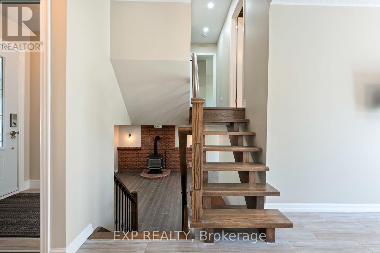 258 Nelson Crescent, Innisfil, Ontario  L9S 1E7 - Photo 25 - N12436419