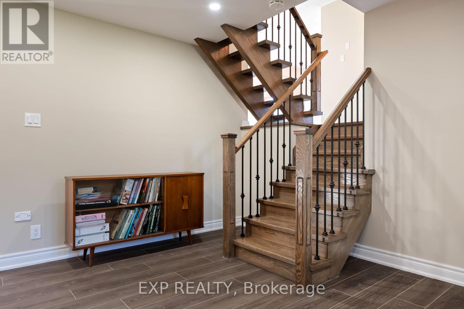 258 Nelson Crescent, Innisfil, Ontario  L9S 1E7 - Photo 26 - N12436419