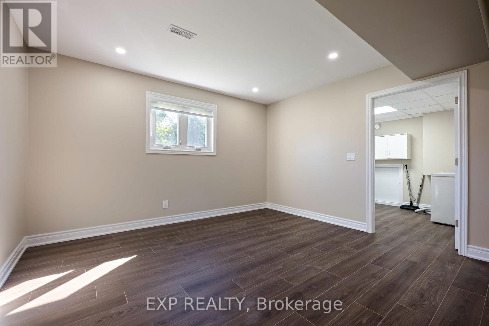 258 Nelson Crescent, Innisfil, Ontario  L9S 1E7 - Photo 31 - N12436419