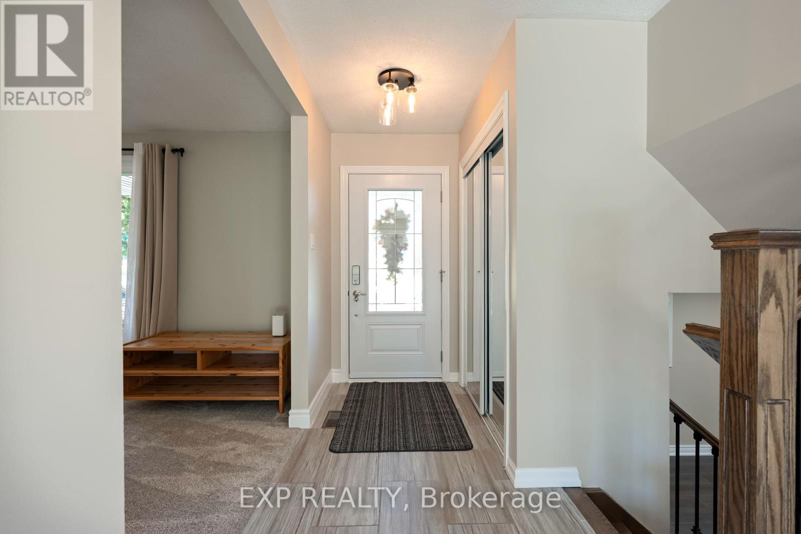 258 Nelson Crescent, Innisfil, Ontario  L9S 1E7 - Photo 8 - N12436419