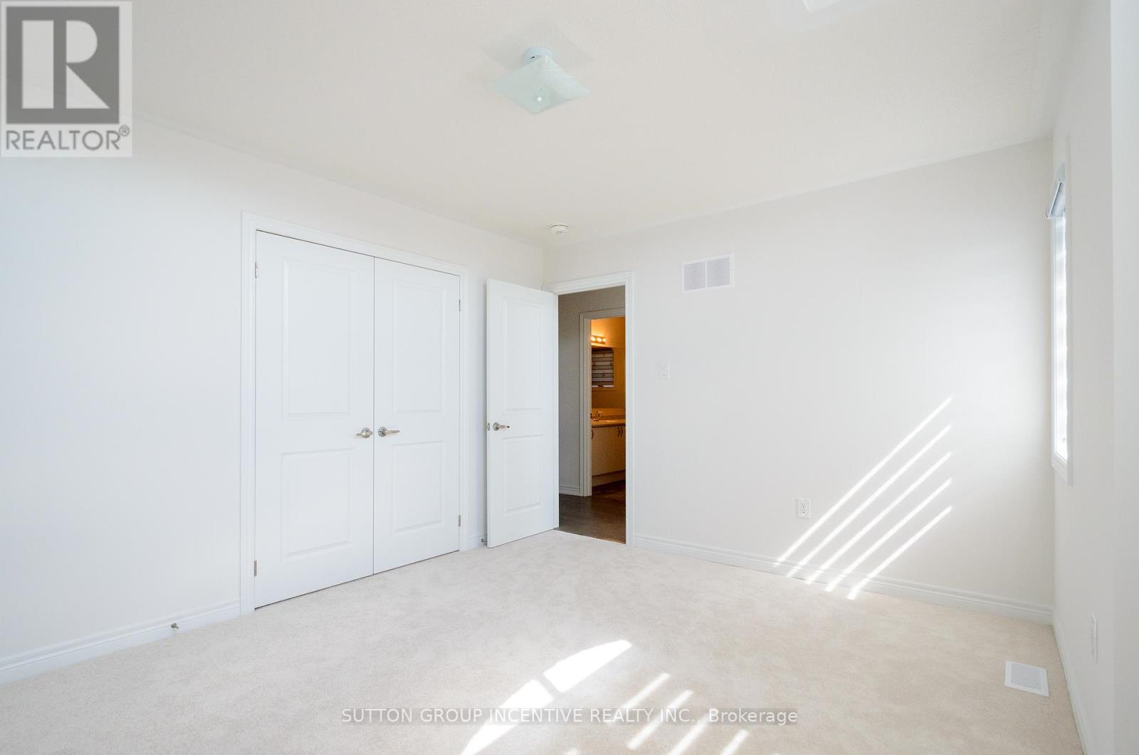 37 Baycroft Boulevard, Essa, Ontario  L3W 0M1 - Photo 22 - N12436455
