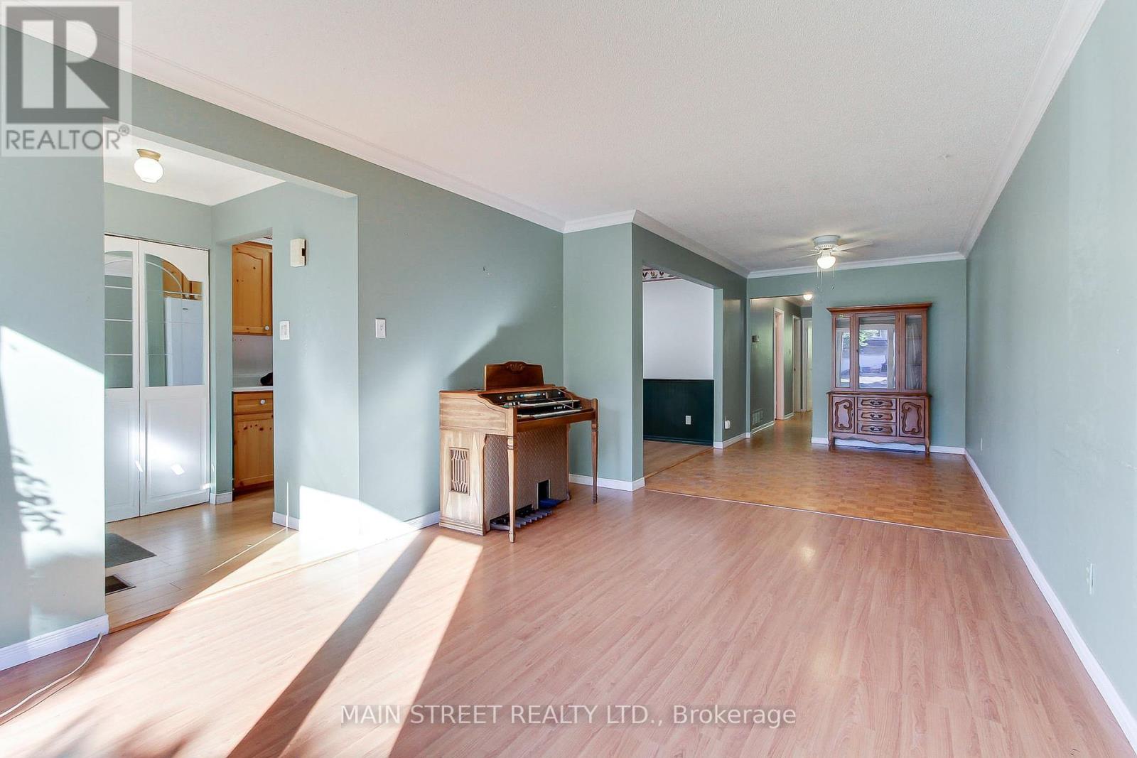 38 Smyth Crescent, New Tecumseth, Ontario  L0G 1A0 - Photo 10 - N12436462