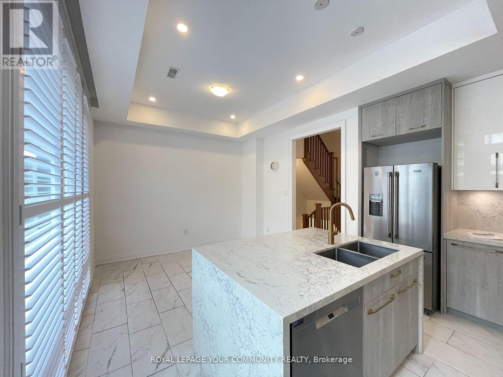 26 Banshee Lane, Richmond Hill, Ontario  L4E 1H4 - Photo 12 - N12436473