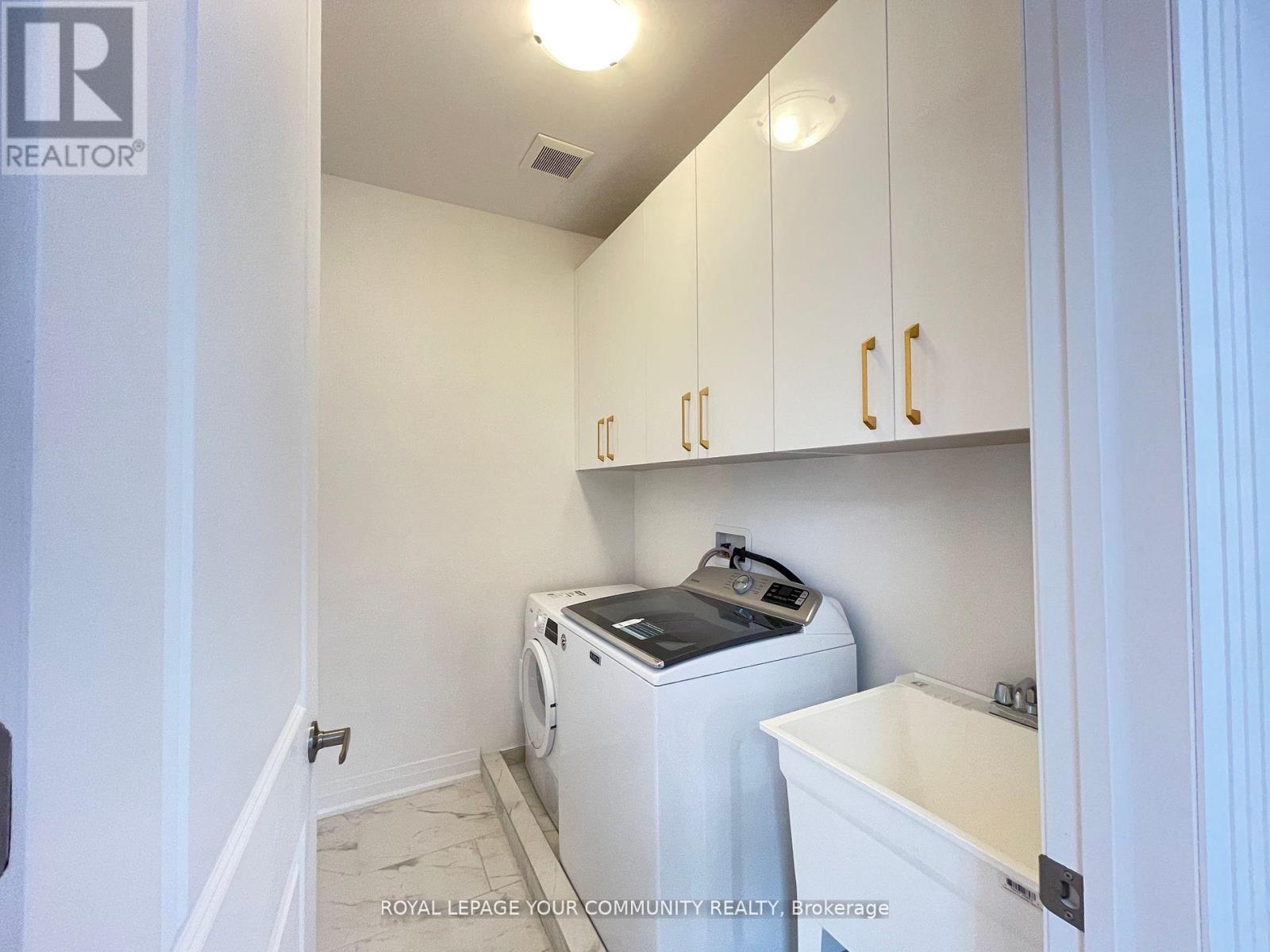 26 Banshee Lane, Richmond Hill, Ontario  L4E 1H4 - Photo 14 - N12436473