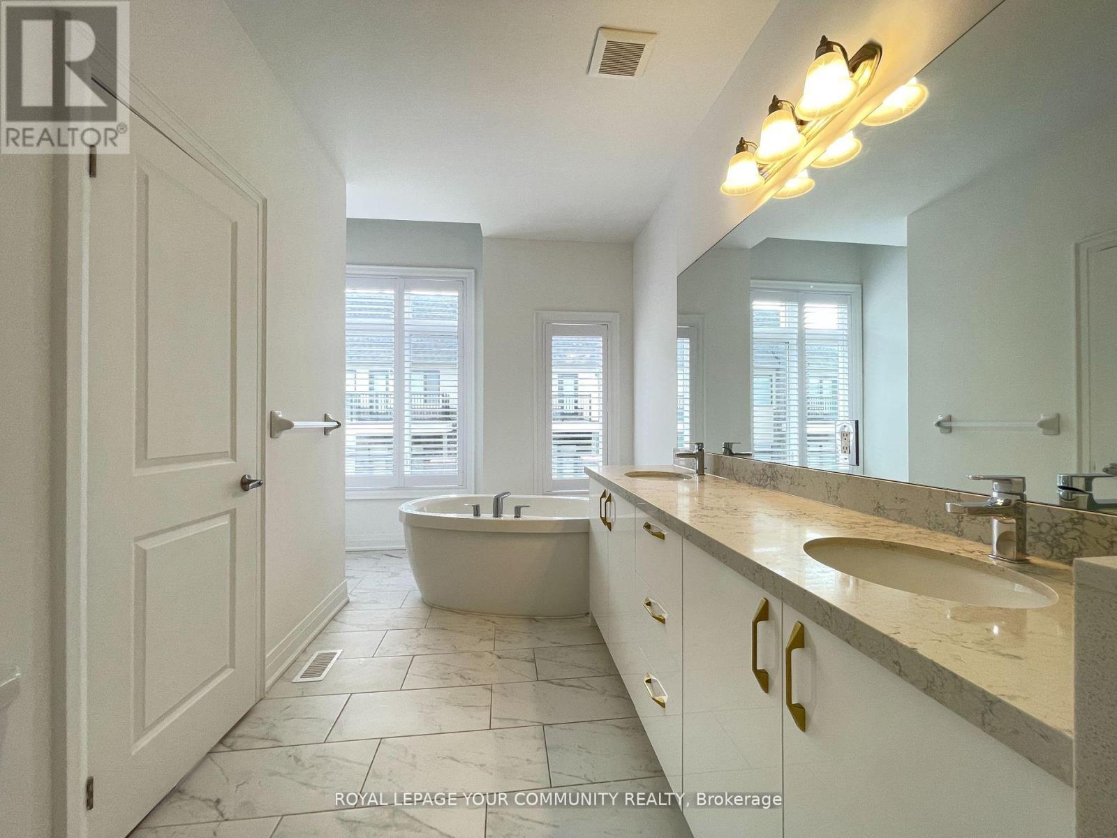 26 Banshee Lane, Richmond Hill, Ontario  L4E 1H4 - Photo 24 - N12436473