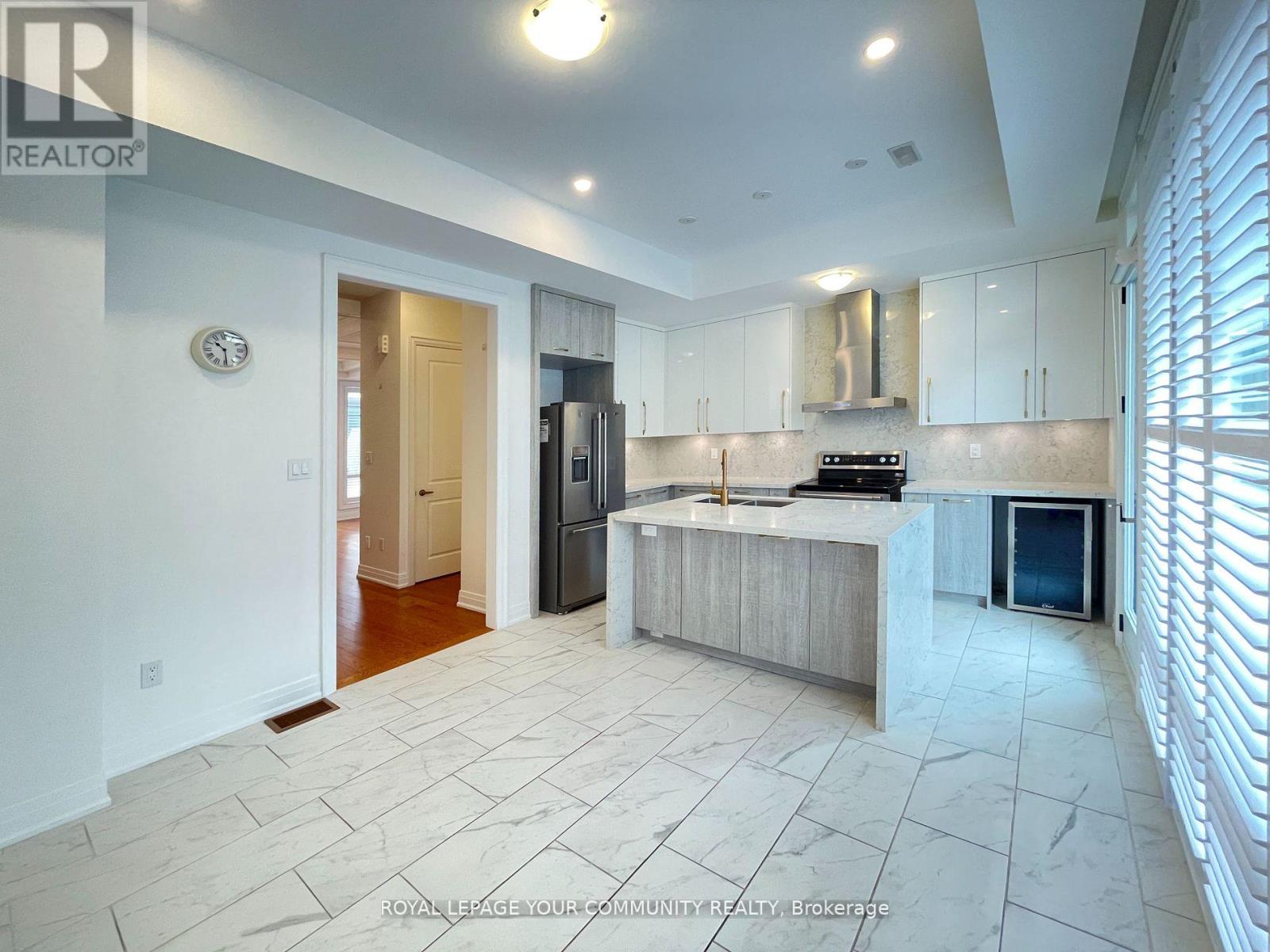 26 Banshee Lane, Richmond Hill, Ontario  L4E 1H4 - Photo 7 - N12436473