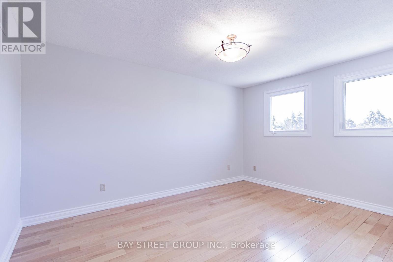 300 Fincham Avenue, Markham, Ontario  L3P 4E7 - Photo 10 - N12436542