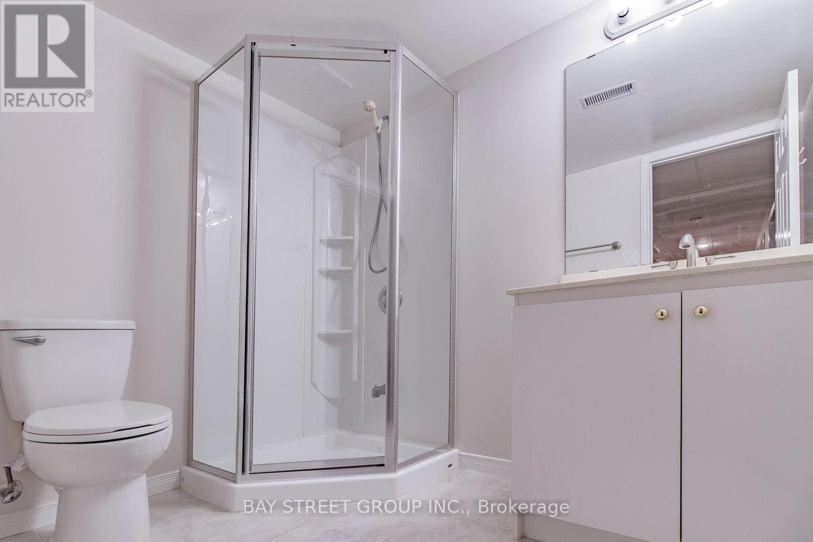 300 Fincham Avenue, Markham, Ontario  L3P 4E7 - Photo 15 - N12436542