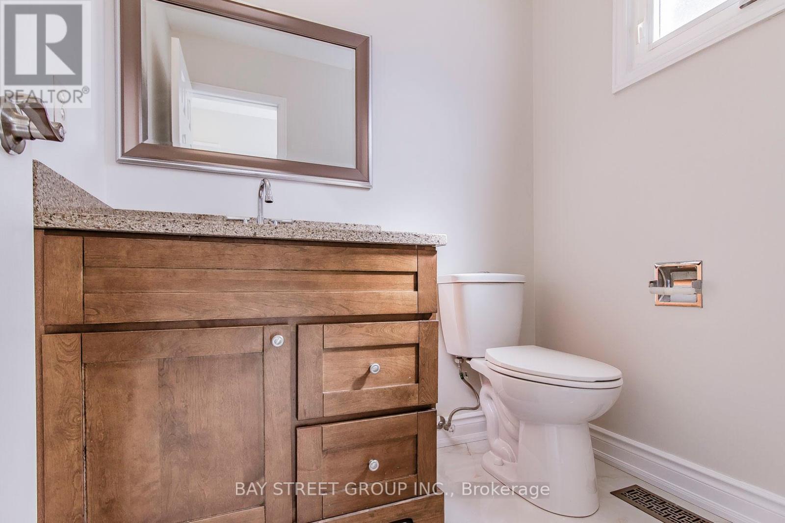 300 Fincham Avenue, Markham, Ontario  L3P 4E7 - Photo 16 - N12436542
