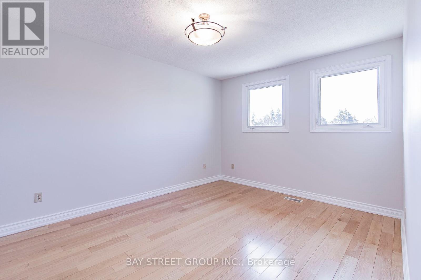 300 Fincham Avenue, Markham, Ontario  L3P 4E7 - Photo 8 - N12436542