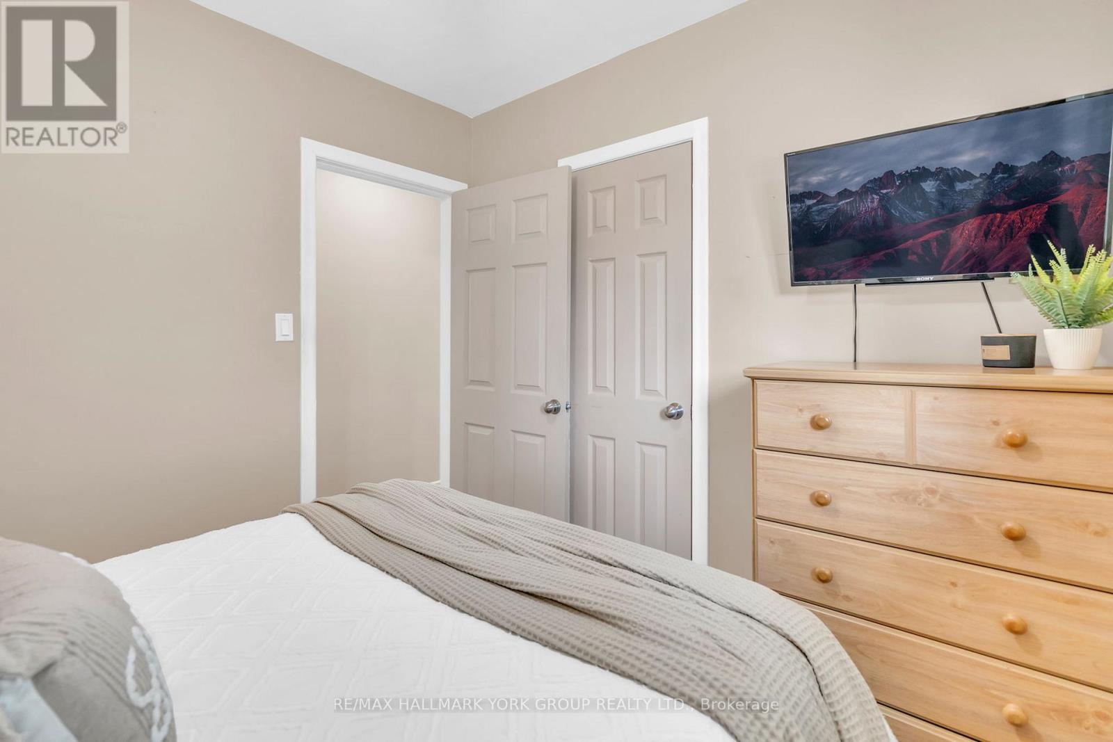8 Rushton Road, Georgina, Ontario  L0E 1S0 - Photo 23 - N12436570