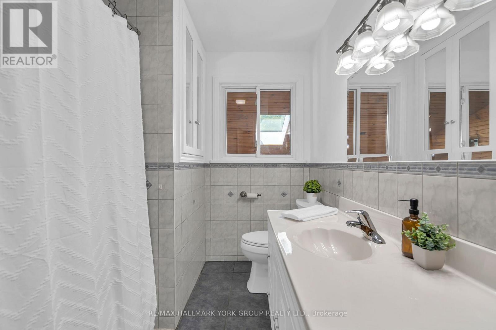 8 Rushton Road, Georgina, Ontario  L0E 1S0 - Photo 24 - N12436570