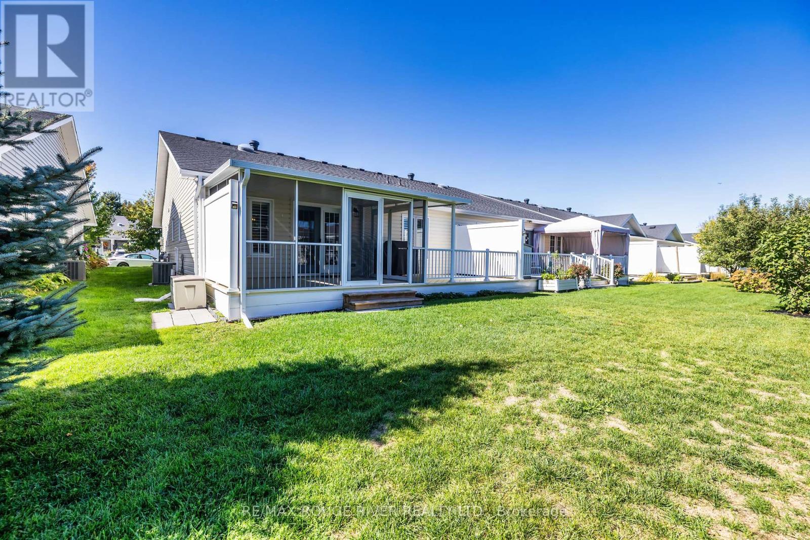 27 New York Avenue, Wasaga Beach, Ontario  L9Z 3A8 - Photo 17 - S12436323