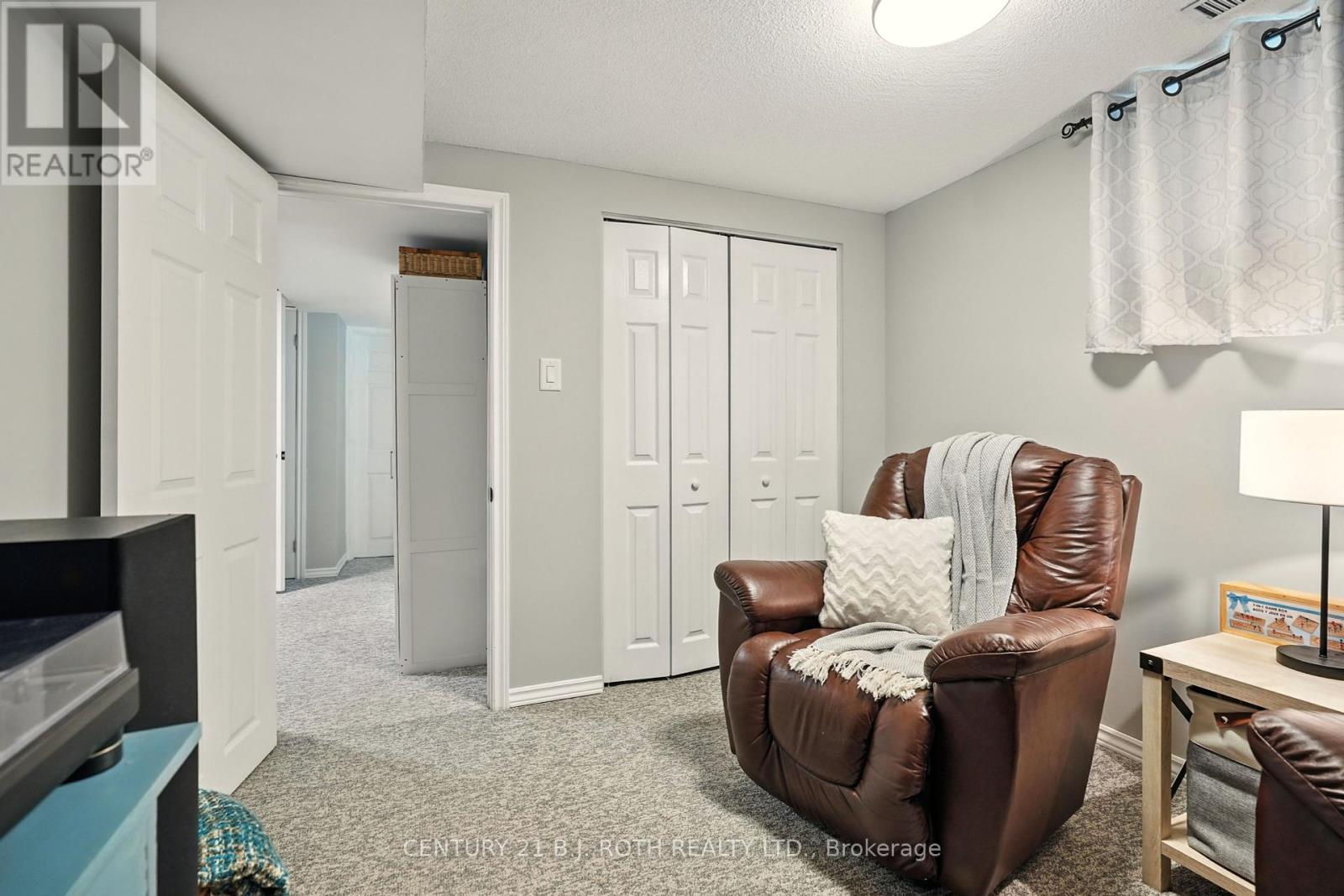 55 Holly Meadow Road, Barrie, Ontario  L4N 0E3 - Photo 33 - S12436397