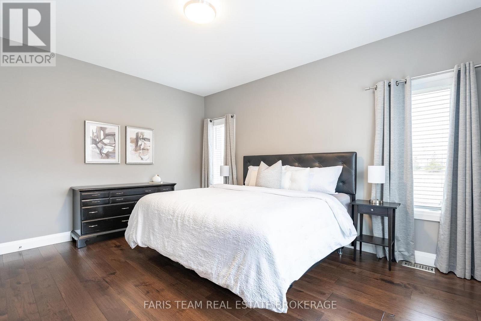 5 Breanna Boulevard, Oro-Medonte, Ontario  L3V 6H2 - Photo 18 - S12436488