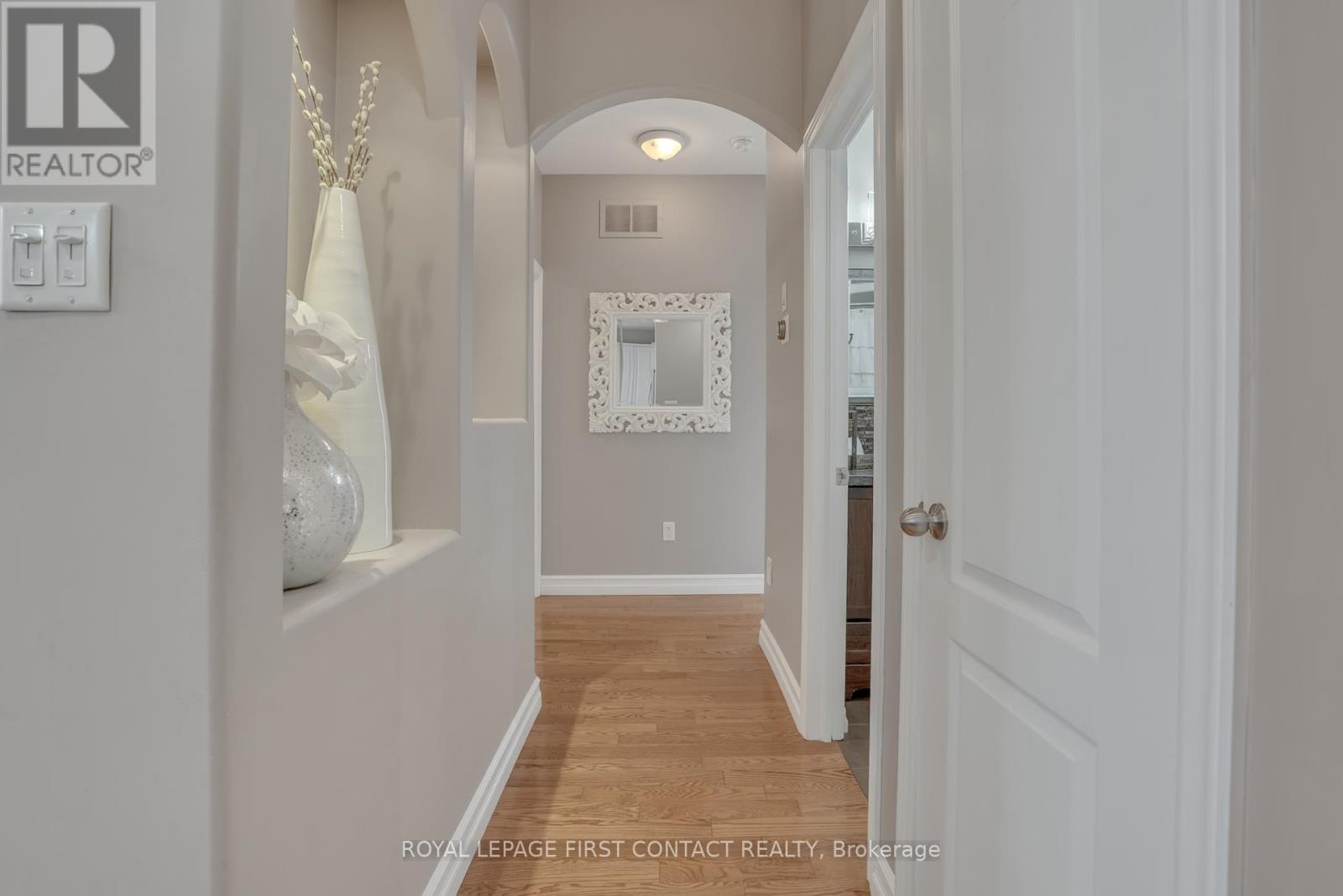 28 Windsor Crescent, Barrie, Ontario  L4N 0K3 - Photo 13 - S12436507