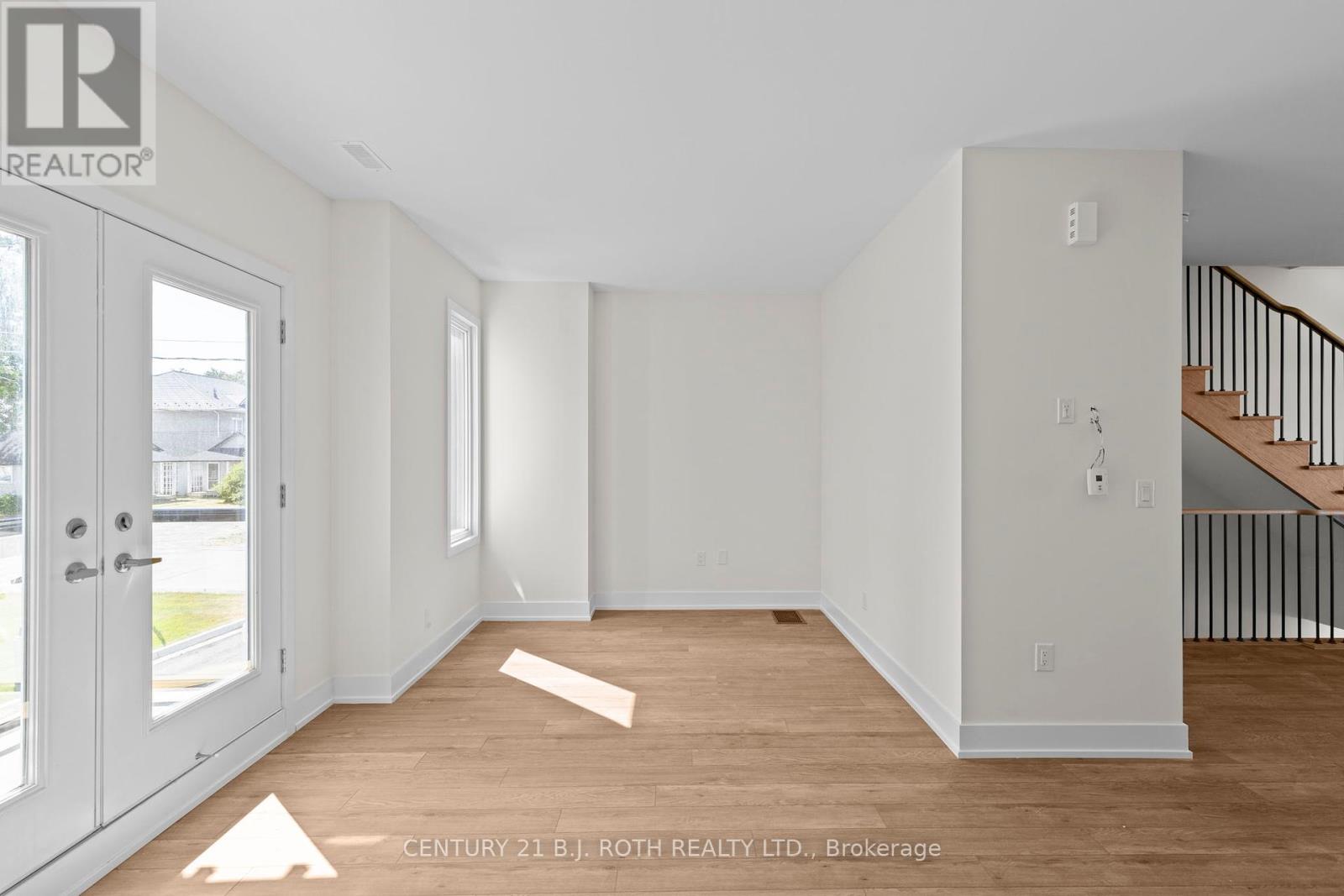 3 Mariner's Pier Way, Orillia, Ontario  L3V 8P4 - Photo 17 - S12436519