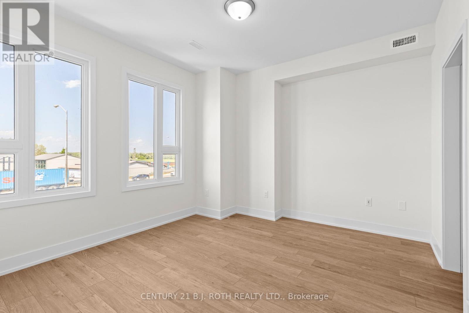 3 Mariner's Pier Way, Orillia, Ontario  L3V 8P4 - Photo 26 - S12436519