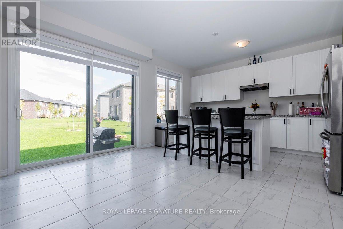 183 Rosanne Circle, Wasaga Beach, Ontario  L9Z 1J7 - Photo 11 - S12436575