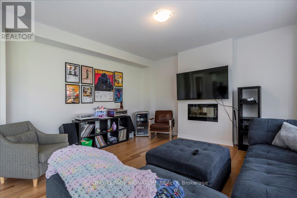 183 Rosanne Circle, Wasaga Beach, Ontario  L9Z 1J7 - Photo 7 - S12436575