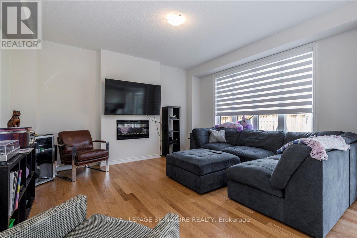 183 Rosanne Circle, Wasaga Beach, Ontario  L9Z 1J7 - Photo 8 - S12436575
