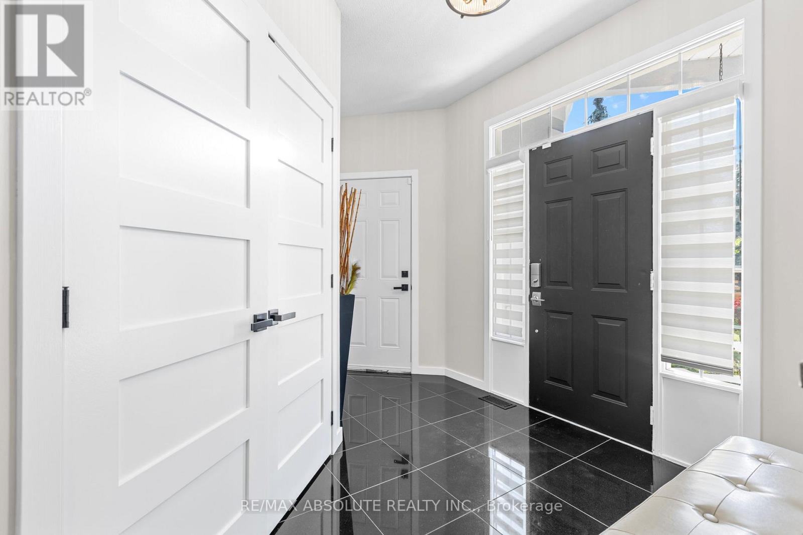 52 Stonecroft Terrace, Ottawa, Ontario  K2K 2T9 - Photo 7 - X12436598