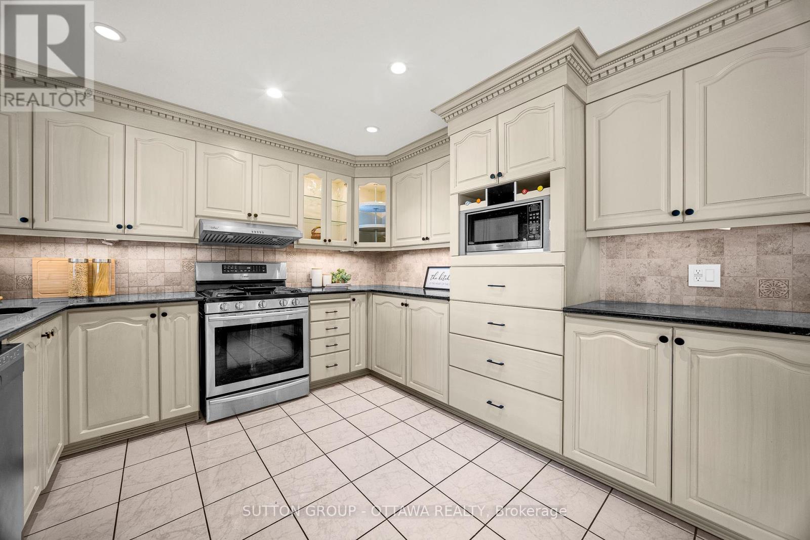 15 Rosemeade Place, Ottawa, Ontario  K2G 5V9 - Photo 17 - X12436603