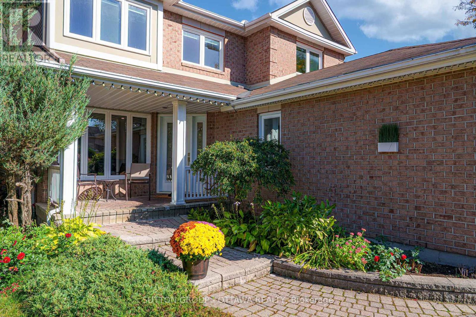 15 Rosemeade Place, Ottawa, Ontario  K2G 5V9 - Photo 2 - X12436603