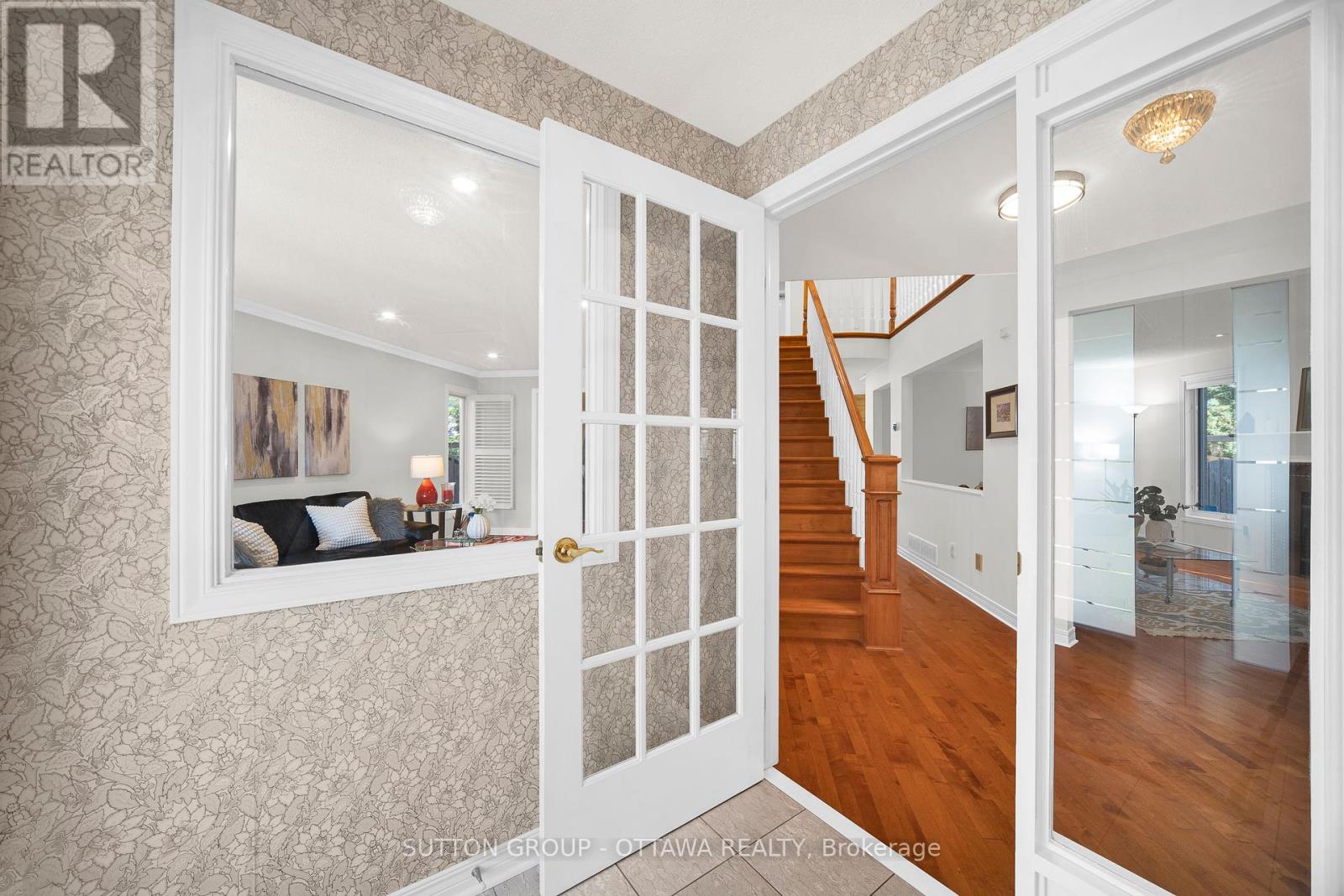 15 Rosemeade Place, Ottawa, Ontario  K2G 5V9 - Photo 3 - X12436603