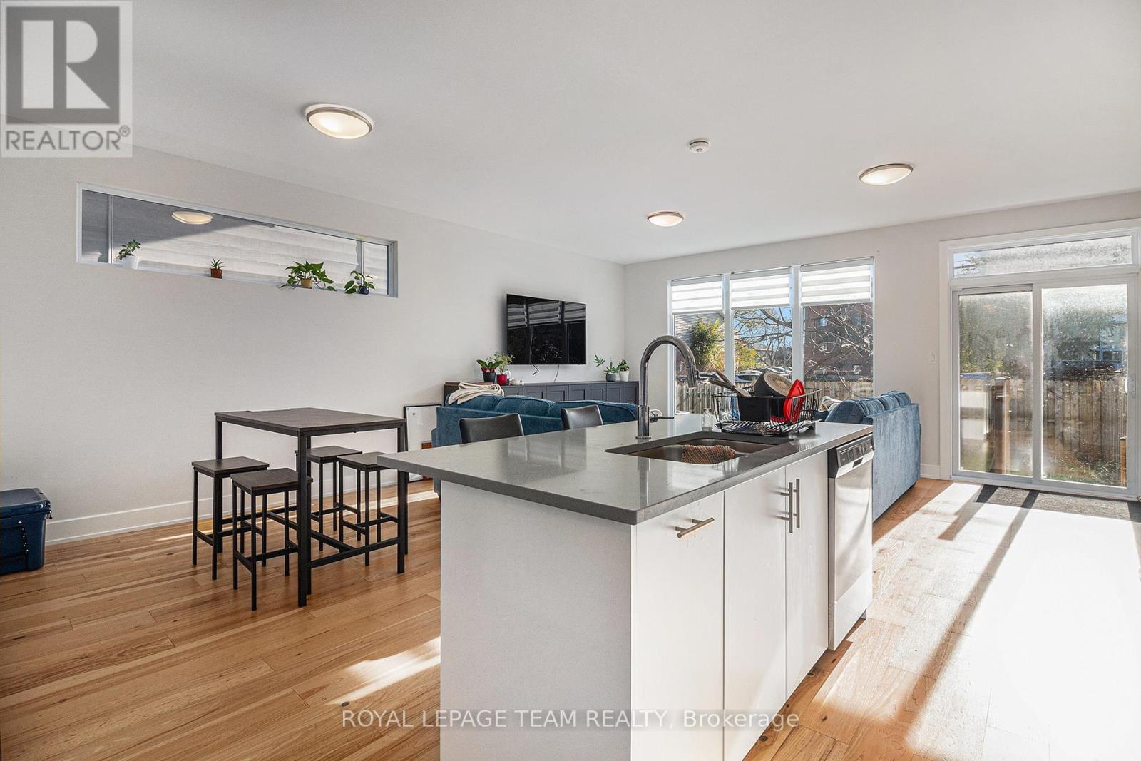 1400 Mayview Avenue, Ottawa, Ontario  K1Z 8H7 - Photo 9 - X12436617