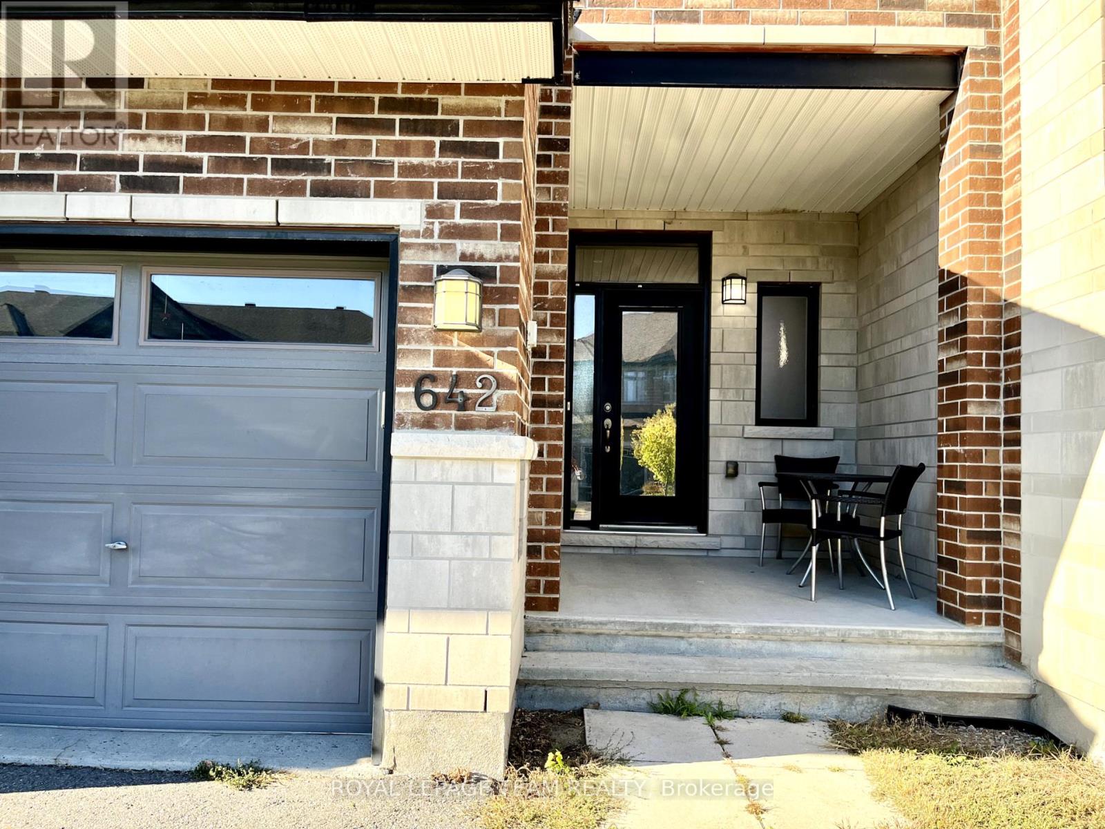 642 Tennant Way, Ottawa, Ontario  K4M 0C7 - Photo 2 - X12436662