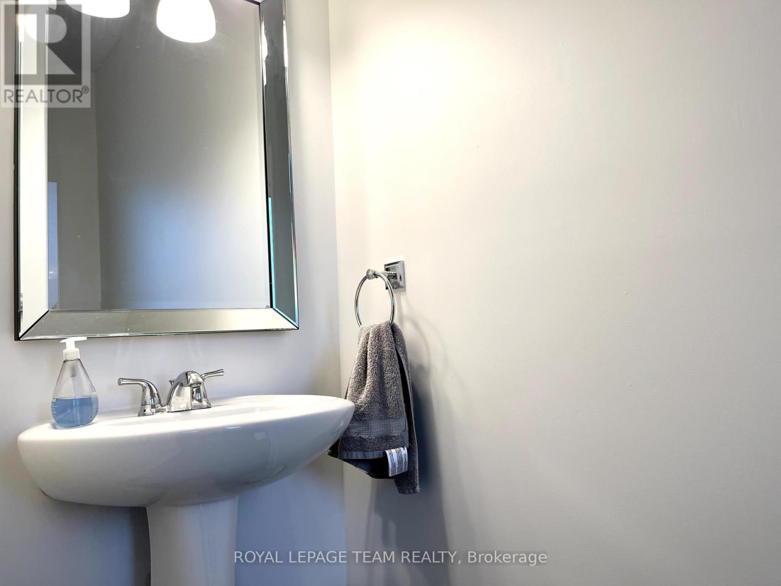 642 Tennant Way, Ottawa, Ontario  K4M 0C7 - Photo 4 - X12436662