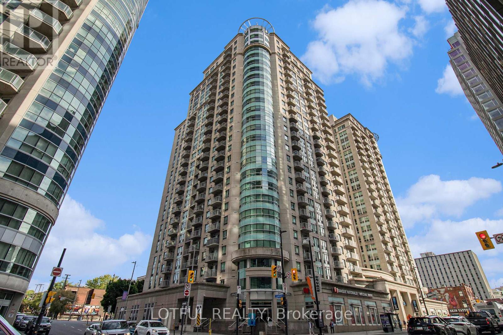 1703 - 234 Rideau Street, Ottawa, Ontario  K1N 0A9 - Photo 2 - X12436668