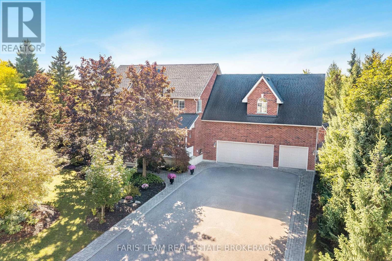 2 Evergreen Lane, Essa, Ontario  L0L 2N0 - Photo 2 - N12434973