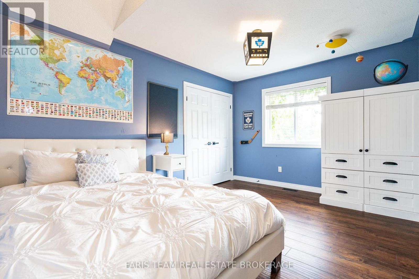 2 Evergreen Lane, Essa, Ontario  L0L 2N0 - Photo 21 - N12434973