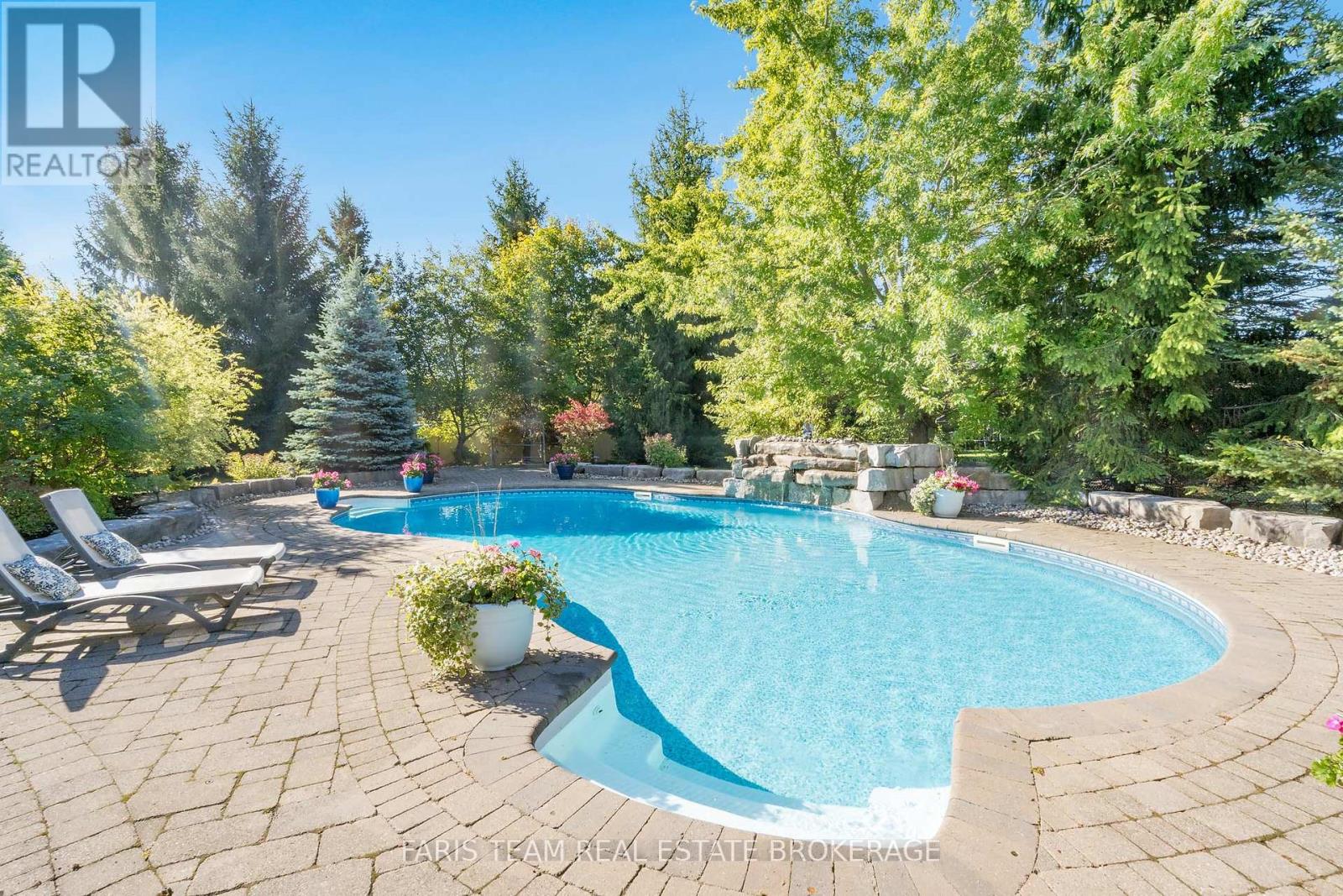 2 Evergreen Lane, Essa, Ontario  L0L 2N0 - Photo 41 - N12434973