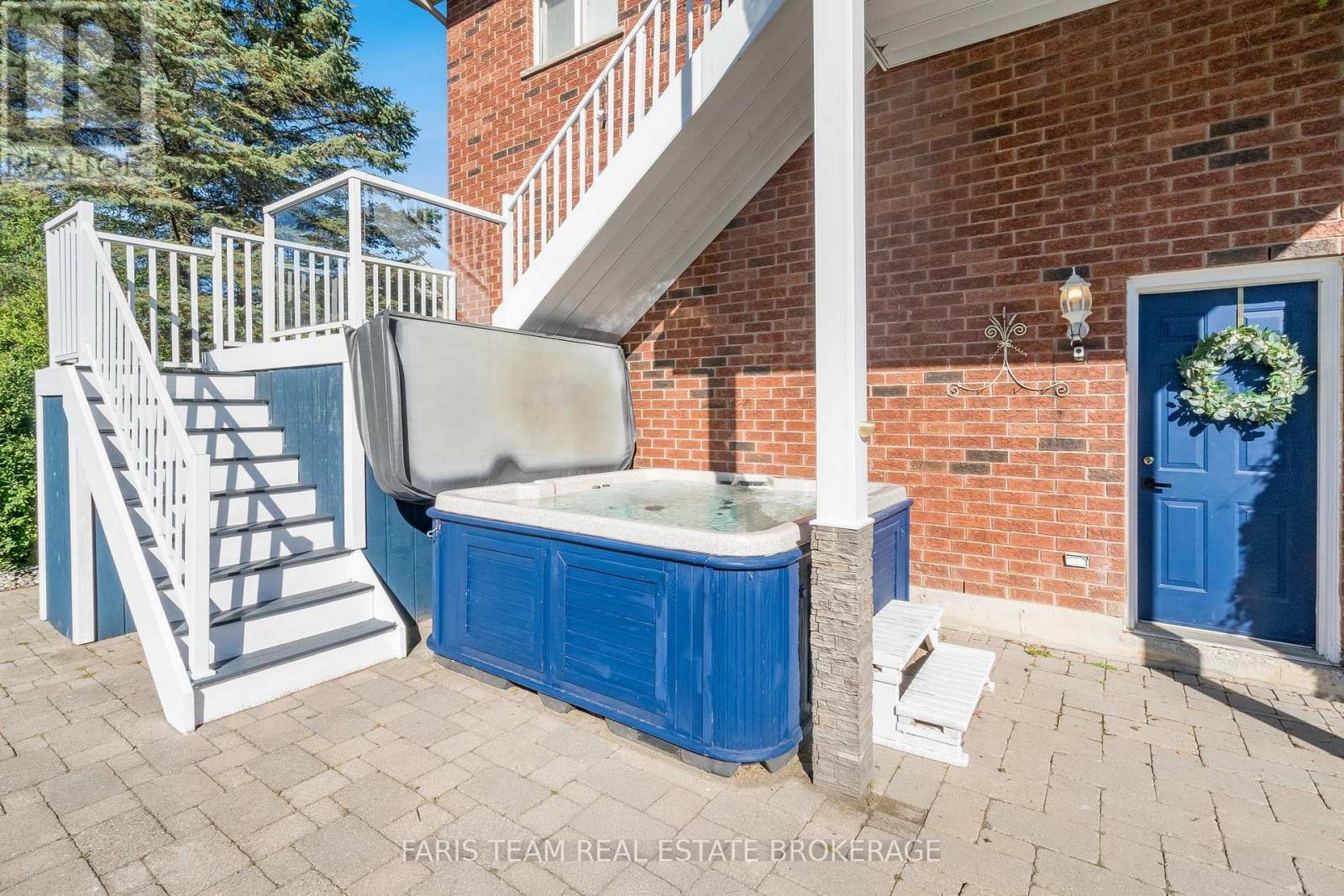 2 Evergreen Lane, Essa, Ontario  L0L 2N0 - Photo 39 - N12434973