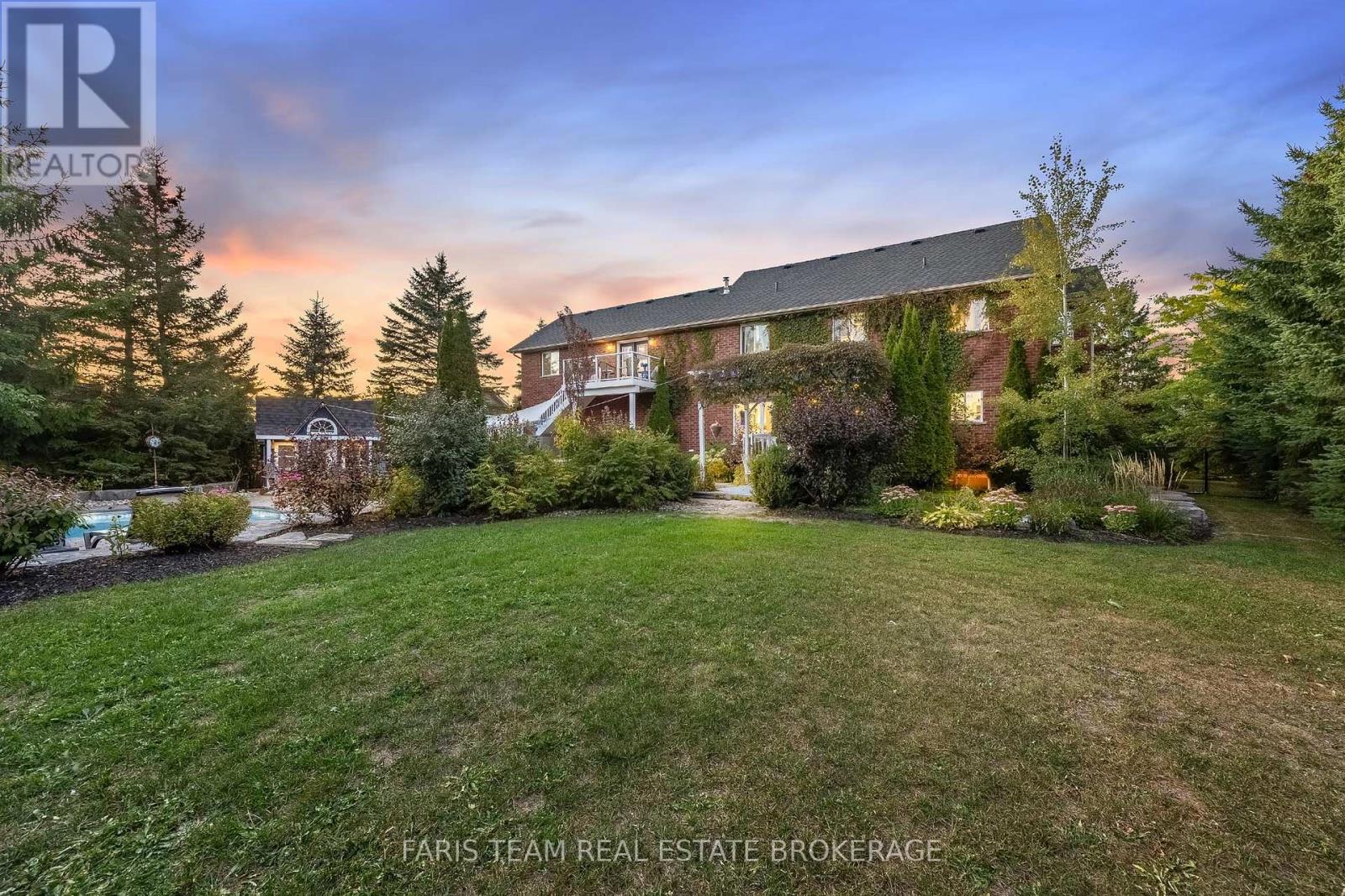 2 Evergreen Lane, Essa, Ontario  L0L 2N0 - Photo 49 - N12434973