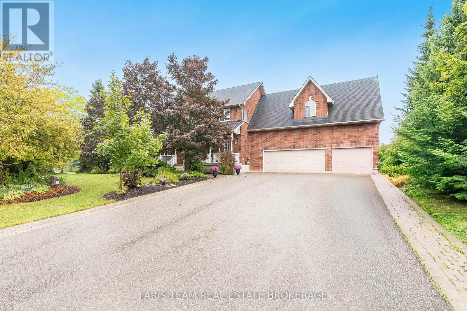 2 Evergreen Lane, Essa, Ontario  L0L 2N0 - Photo 3 - N12434973