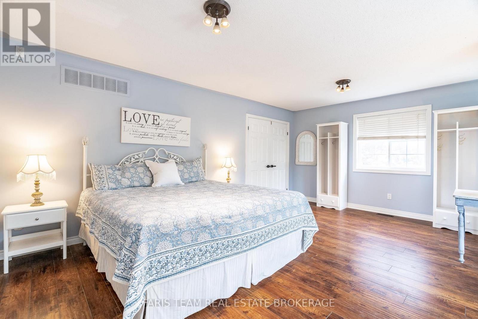 2 Evergreen Lane, Essa, Ontario  L0L 2N0 - Photo 18 - N12434973