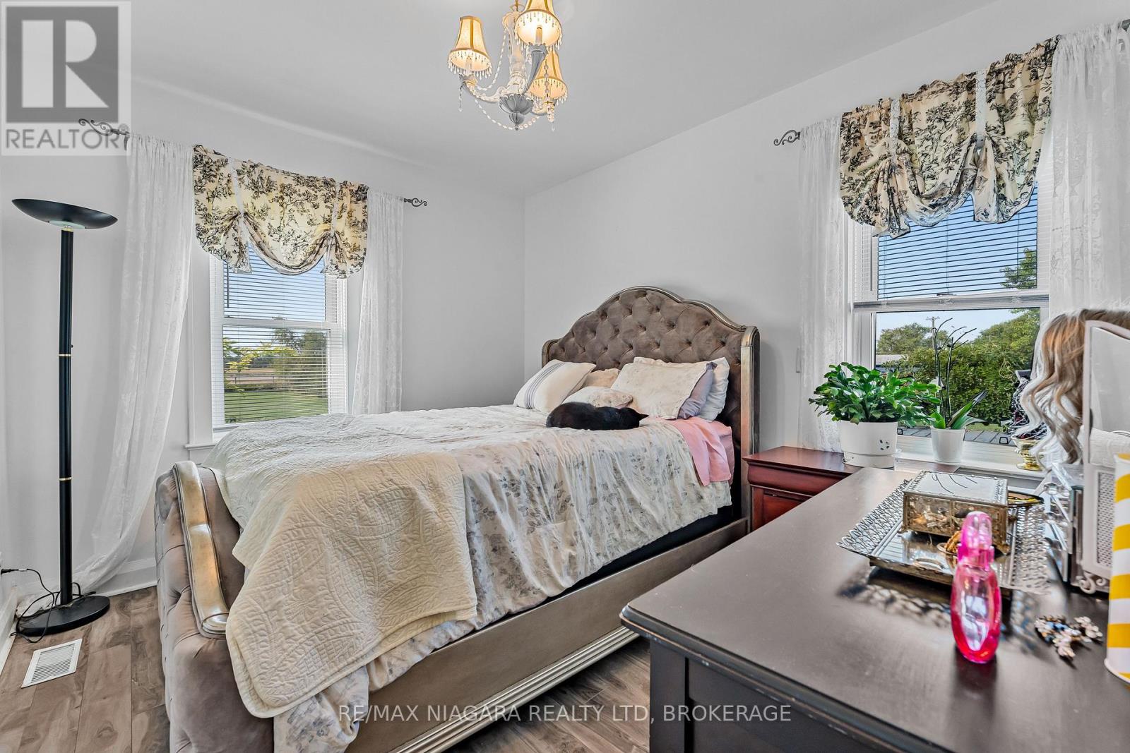 1055 Burger Road, Fort Erie (Mulgrave), Ontario  L0S 1N0 - Photo 18 - X12436615