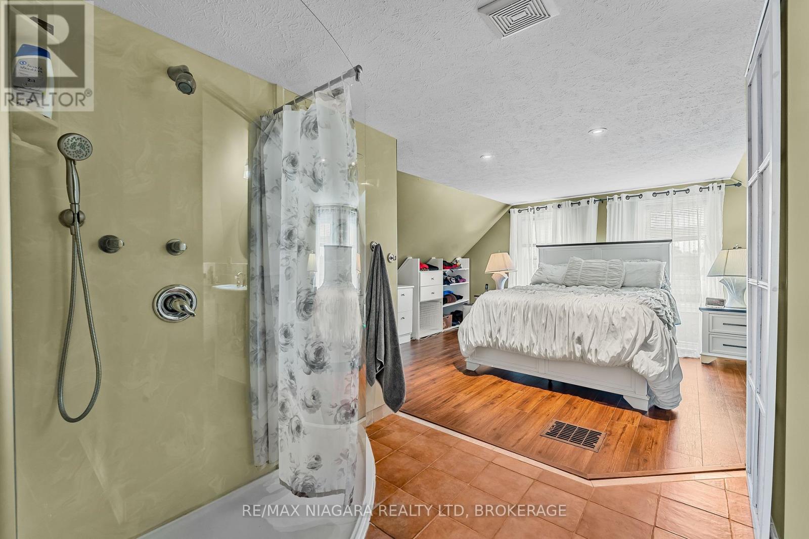 1055 Burger Road, Fort Erie (Mulgrave), Ontario  L0S 1N0 - Photo 20 - X12436615