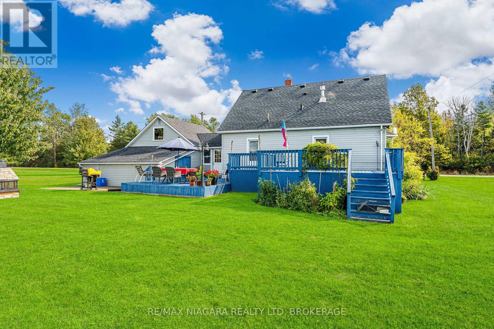1055 Burger Road, Fort Erie (Mulgrave), Ontario  L0S 1N0 - Photo 27 - X12436615