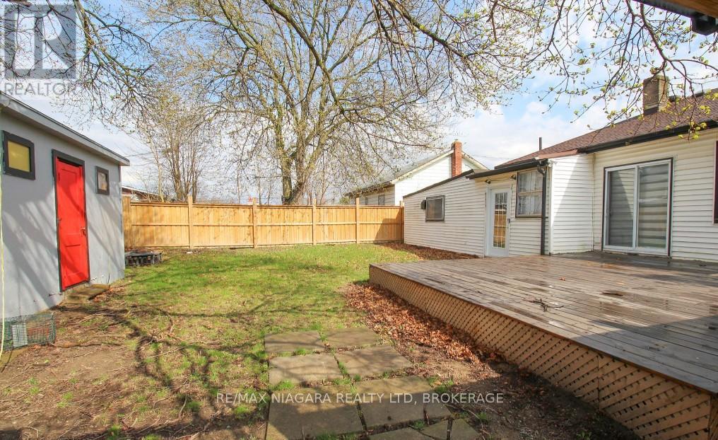 9 Inglewood Road, St. Catharines (Oakdale), Ontario  L2P 2C3 - Photo 3 - X12436623