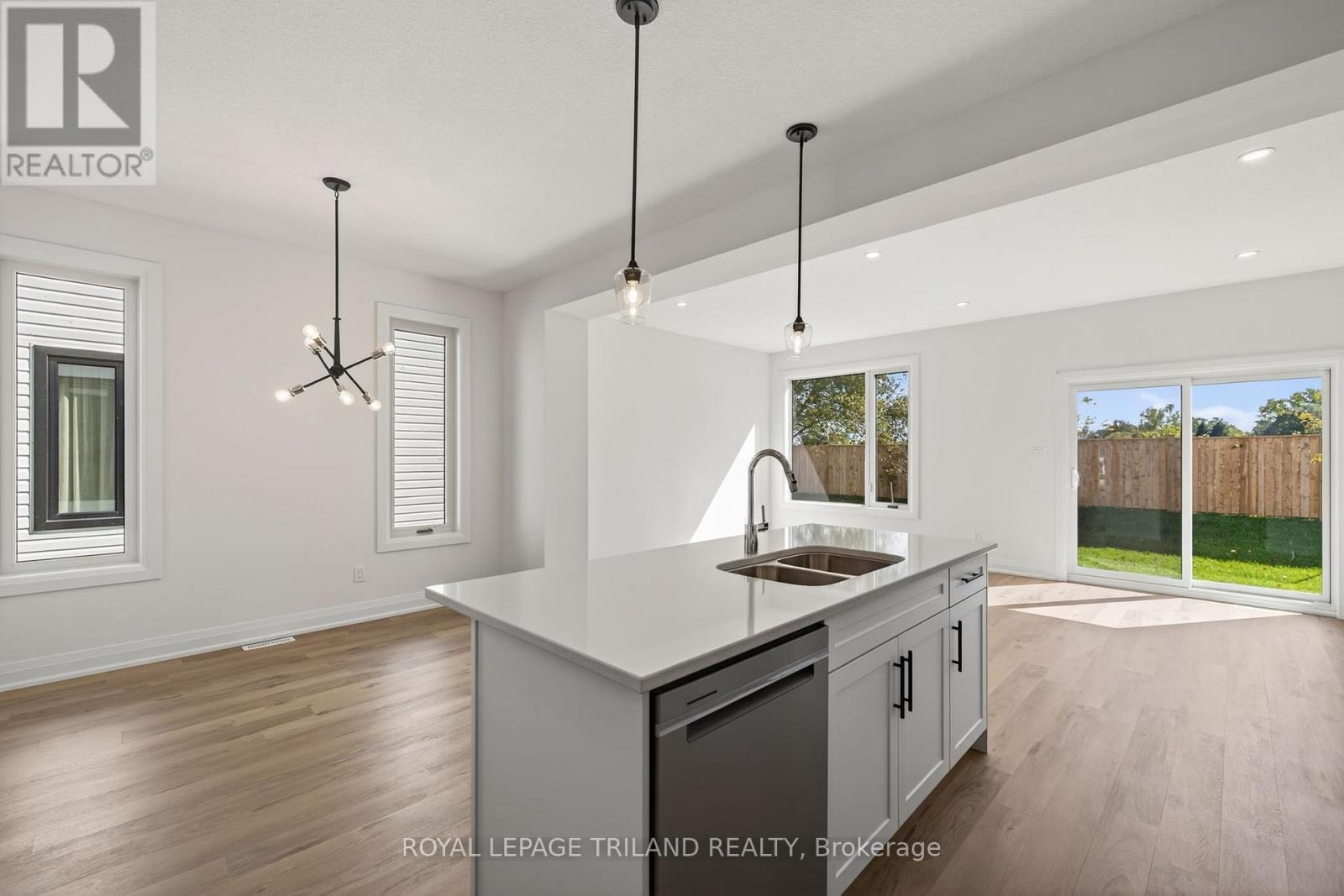 10 - 101 Swales Avenue, Strathroy-Caradoc, Ontario  N7G 0C1 - Photo 15 - X12212717