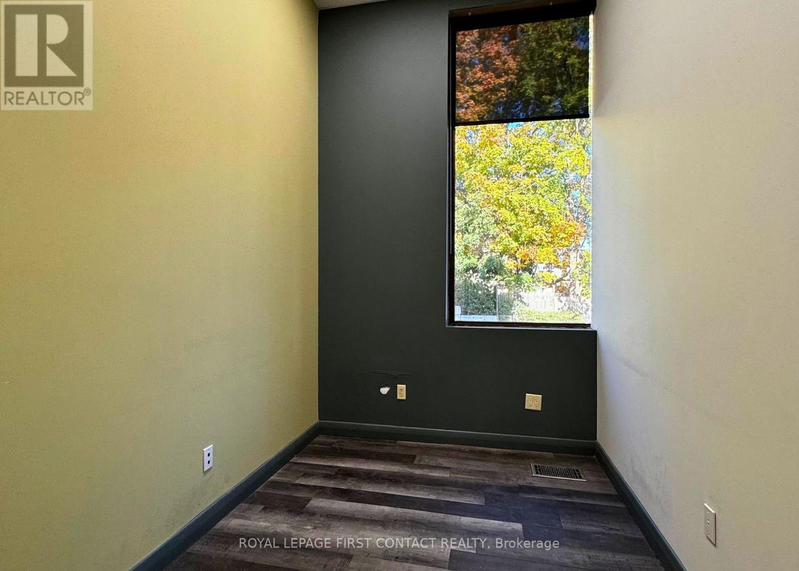 102 - 135 Bayfield Street, Barrie, Ontario  L4M 3B3 - Photo 22 - S12235542